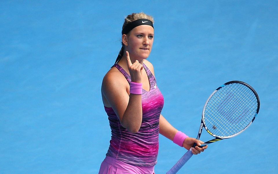 Азаренка без загубен сет на четвъртфинал