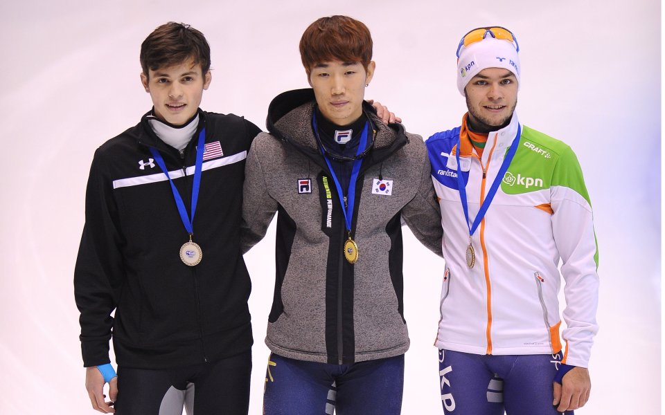 Отнеха медалите на състезател заради среден пръст