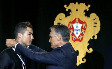 СНИМКИ: Роналдо бе отличен с една от най-високите държавни почести на Португалия