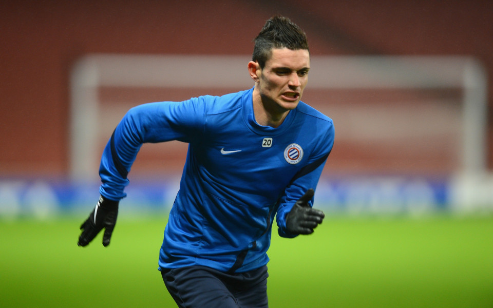 Нюкасъл потвърди сделка за Кабея