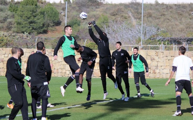 СНИМКИ: Локо Пд с Камбуров и Мендес в атака срещу Видеотон