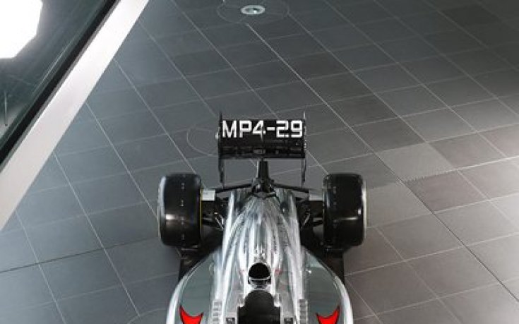 СНИМКИ: МакЛарън показа новия болид