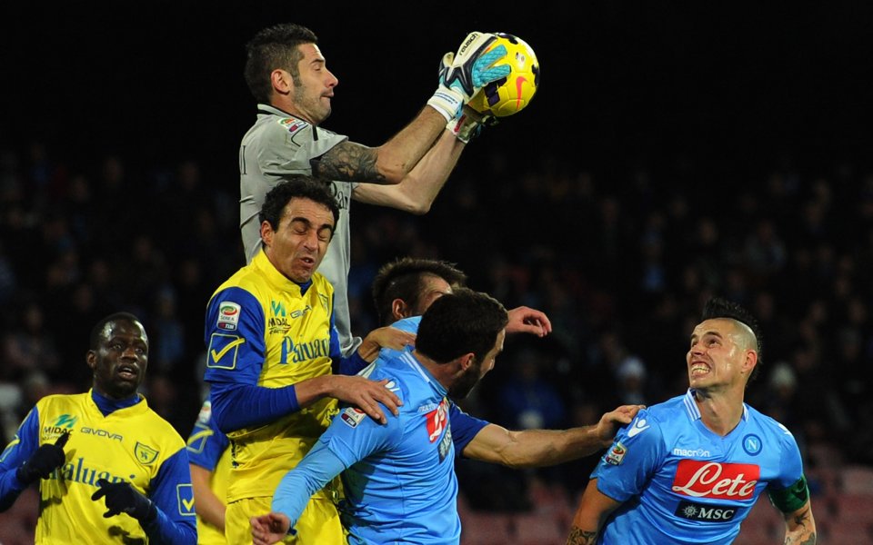 ВИДЕО: Наполи се измъкна в последния момент, записа второ поредно равенство