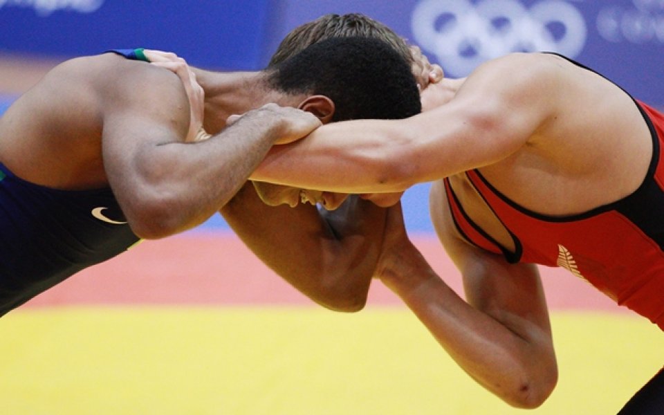 Българите в битка с 22 страни на 