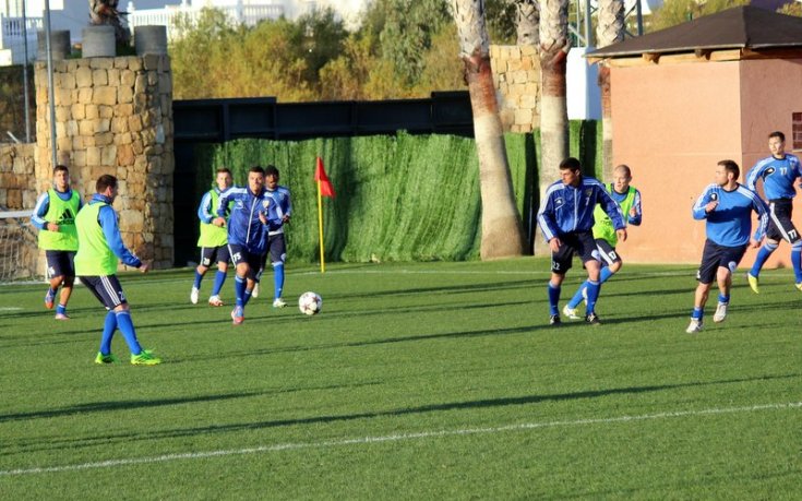 СНИМКИ: Любимец тренира, Войнов обяви за Gong.bg стартовия състав за мача с Оцелул