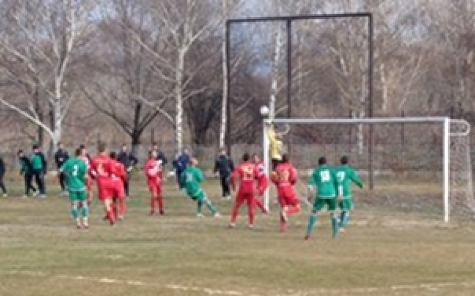 Марек направи 0:0 с Етър в Бобошево