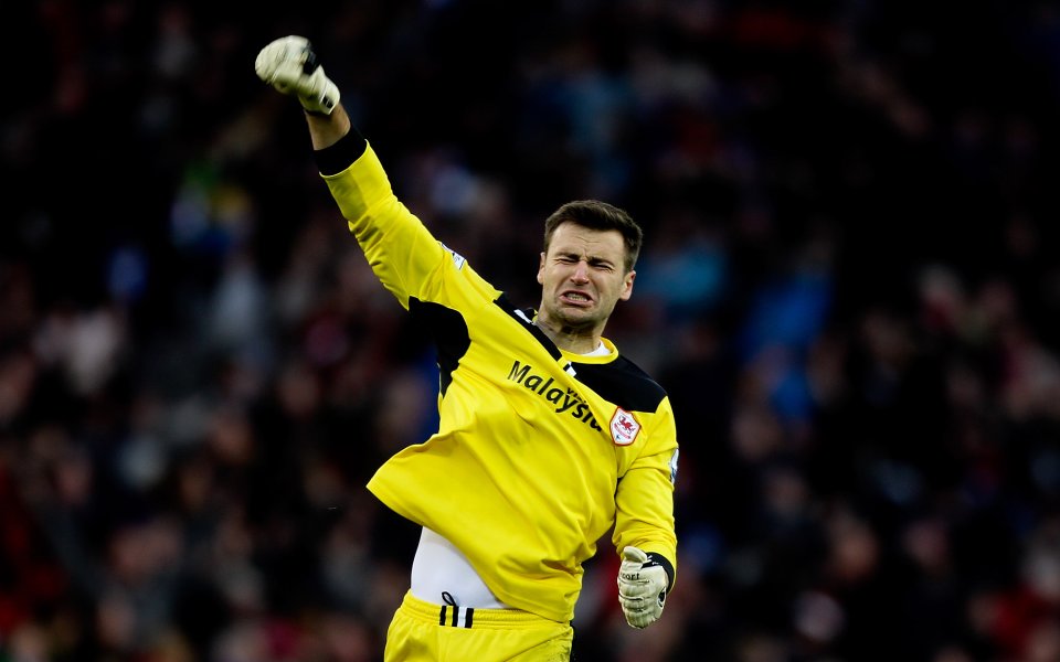 ВИДЕО: Вратарят на Кардиф слиса всички с две топ спасявания