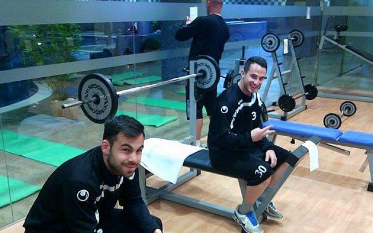 СНИМКИ: Хотелът и фитнесът, където живее и тренира Локо Пд в Естепона