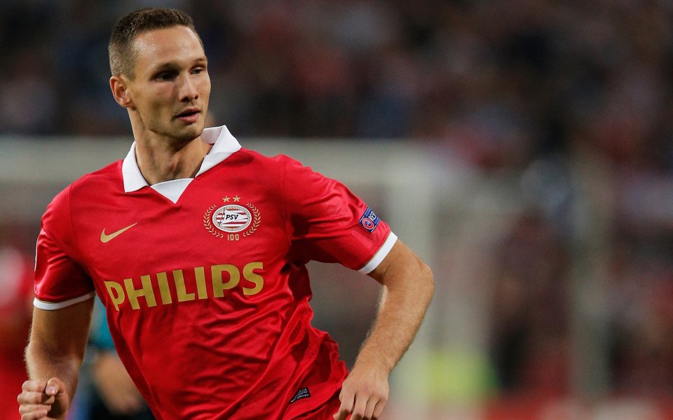 ПСВ продаде нападател на Рубин Казан