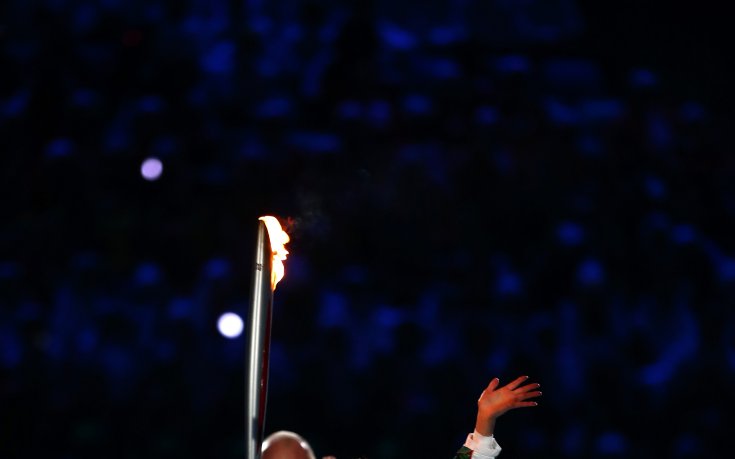 Романтичната връзка между пазител на огъня и Путин