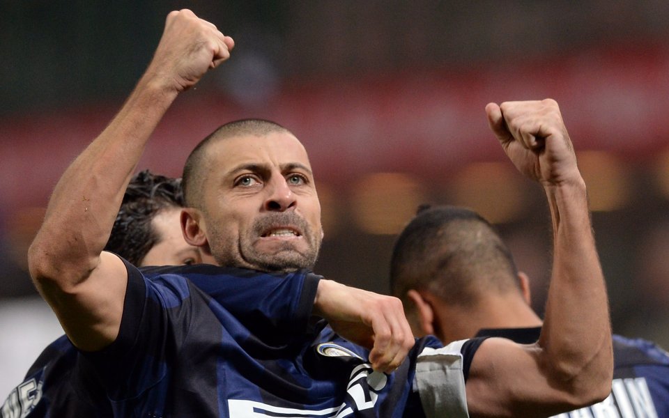 Интер изкопчи три точки от Сасуоло в дебюта на Ернанес