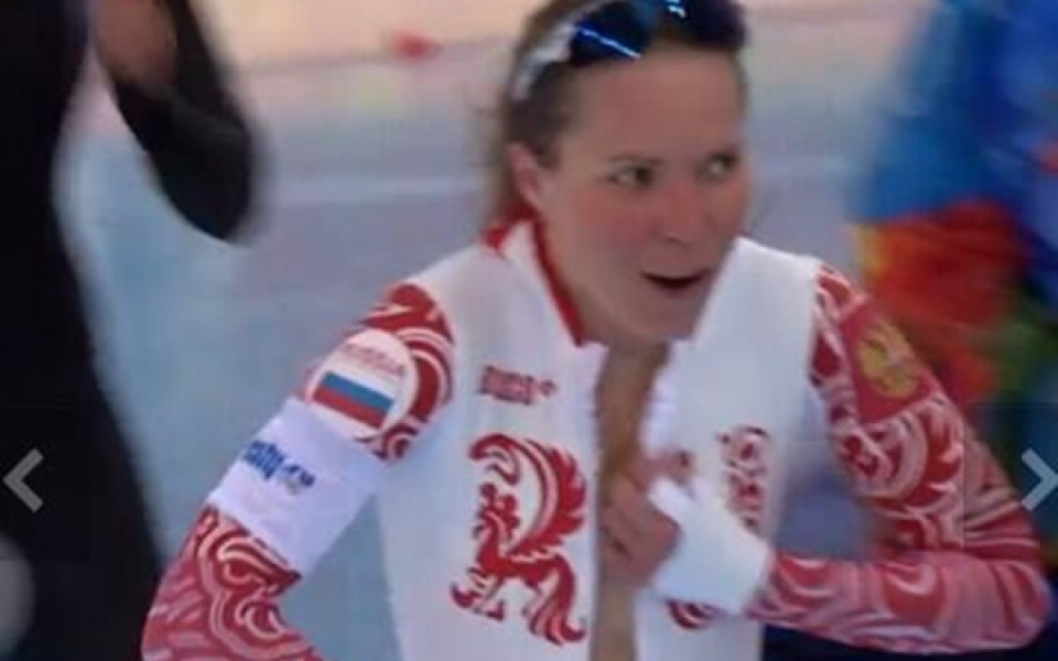 Руска олимпийка за малко да направи стриптийз на леда