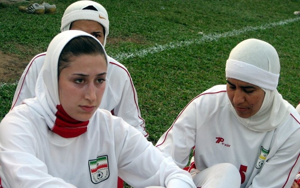 Четири футболистки на Иран всъщност са... мъже