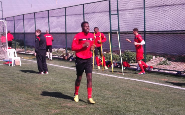 Стефан Генов реши: Задържа Раул в Локо Сф