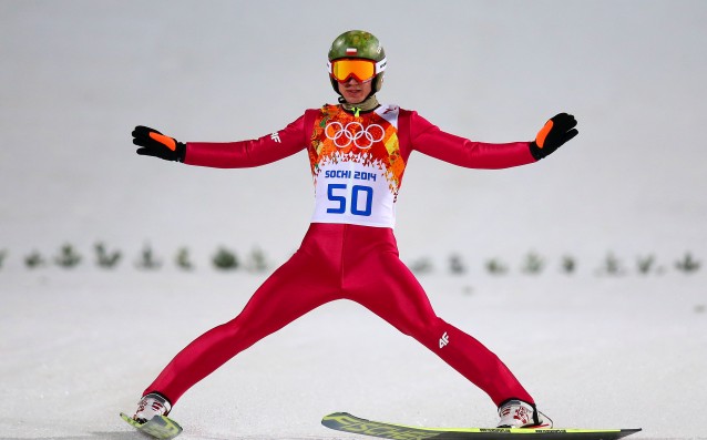 Полякът Камил Стох спечели първото състезание от веригата по ски