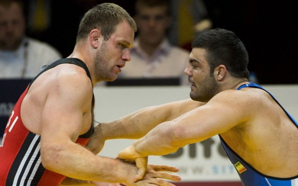 Новият № 1 в света при тежките ще се бори на 