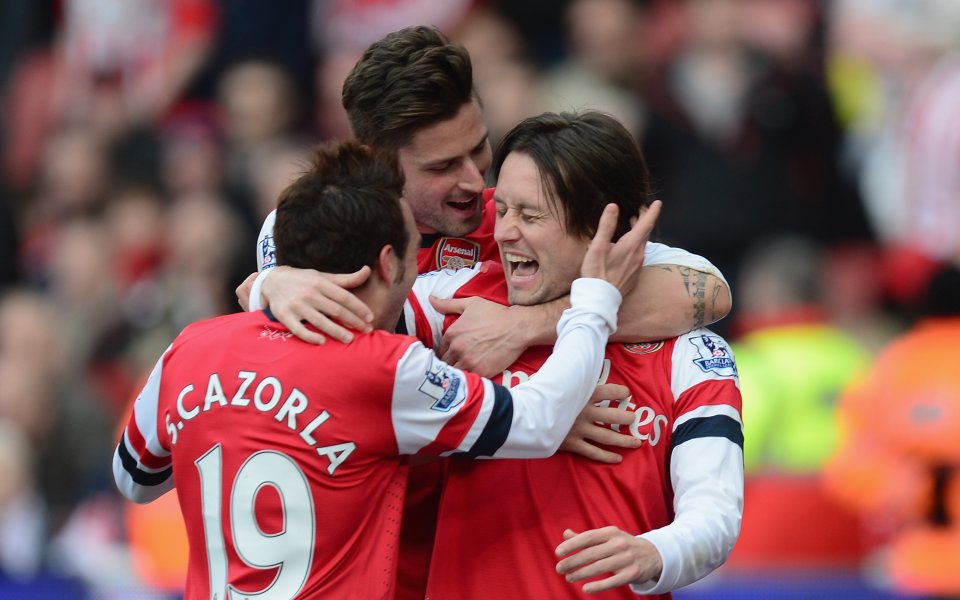 ВИДЕО: Арсенал и Сити без грешки в гонитбата с Челси