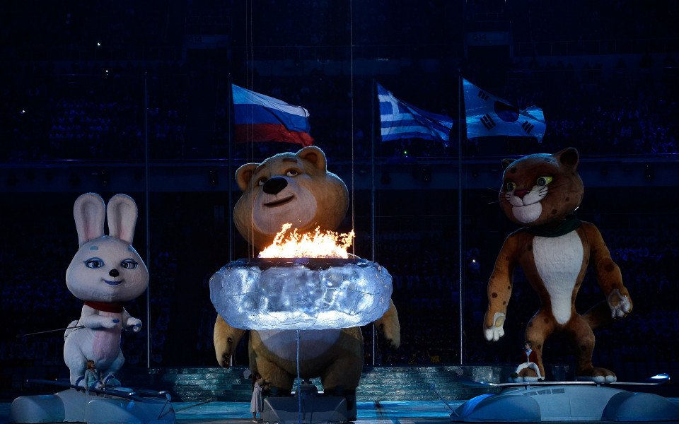 Олимпийският огън в Сочи изгасна