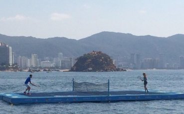 Григор Димитров пробва тенис върху вода с нова руса звезда