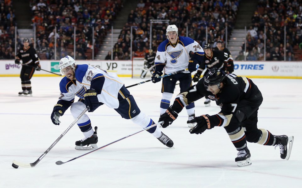 Анахайм спечели битката за Запада