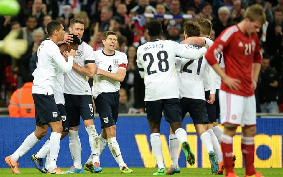 Един от играчите на Англия е заподозрян в хомосексуализъм