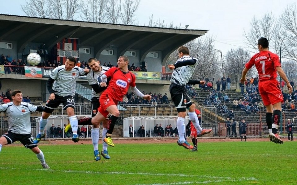 Футболно дерби блокира и Велико Търново в неделя