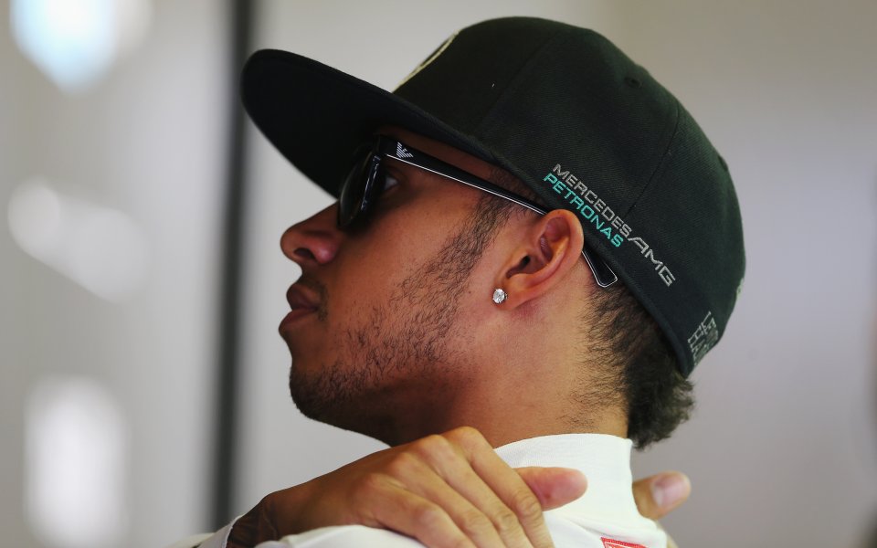 Хамилтън доволен от работата на гумите