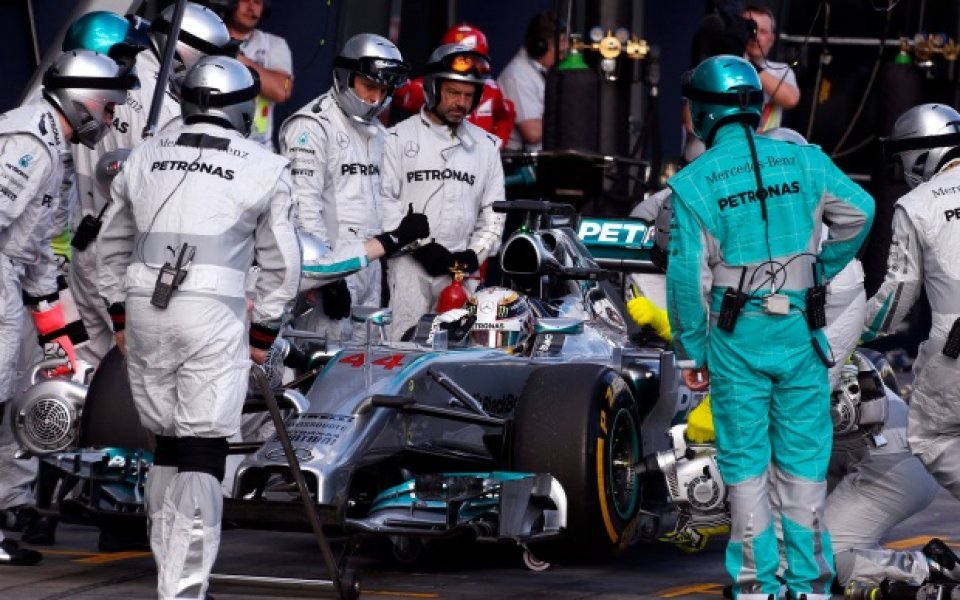 Хамилтън не се отчайва след лошия старт