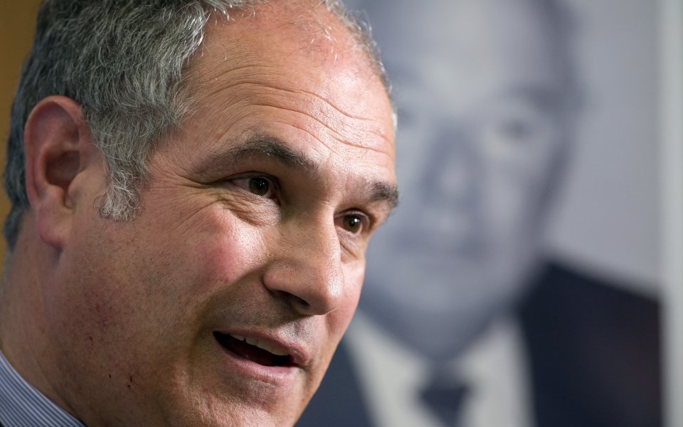 Барса търси двама бранители