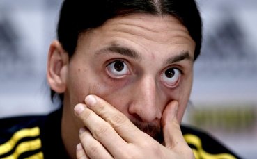 ВИДЕО: Златан зарадва нахлул на терена фен