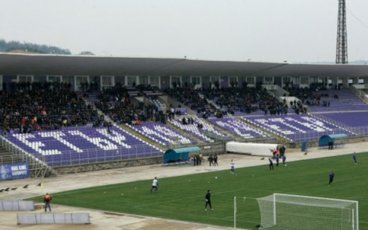 Президентът и феновете подкрепиха треньора на Етър