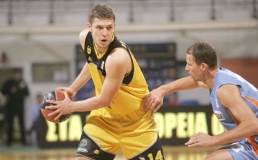 Силен Везенков изведе Арис до нов успех