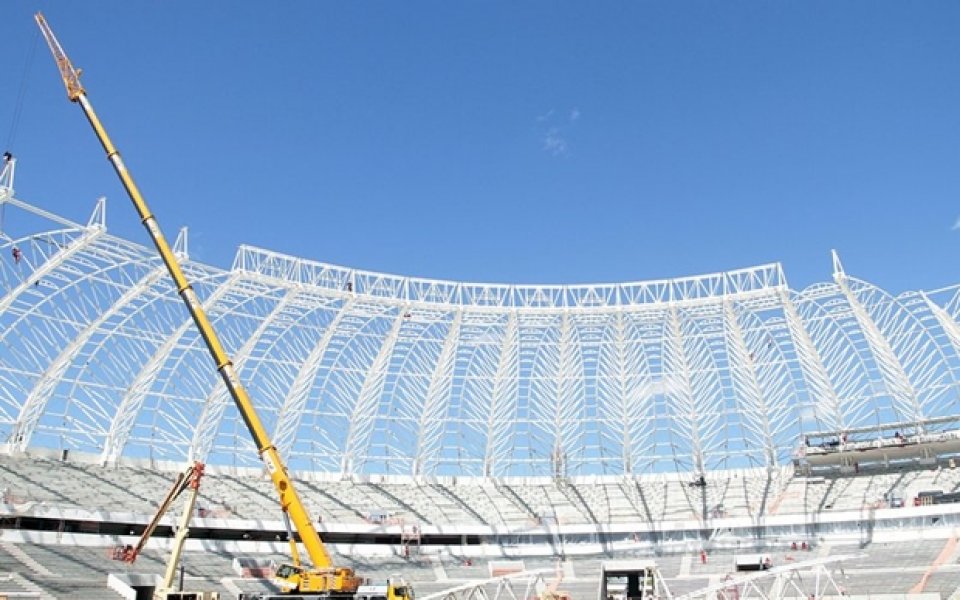 Хаос в строителството на стадионите за Мондиала