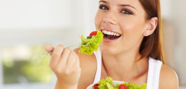 жена салата хранене здравословно усмивка щастие