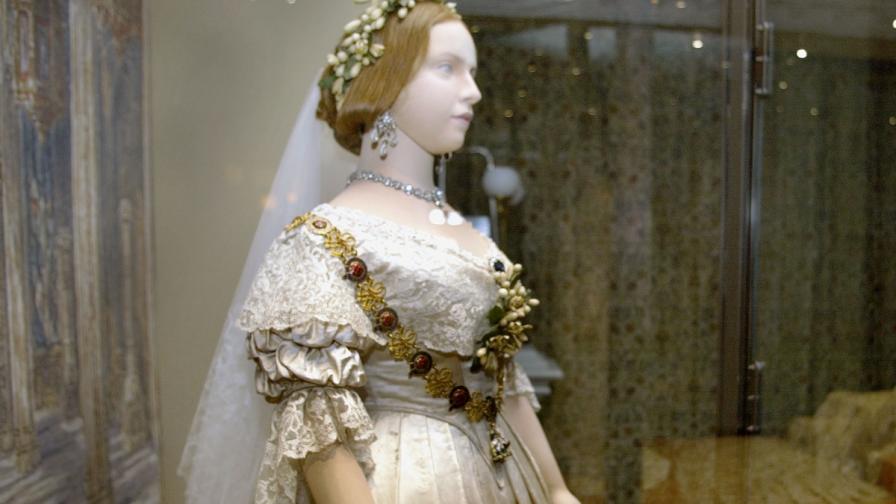 Сватбената рокля на кралица Виктория, която налага бялото като цвят при булчинските одежди