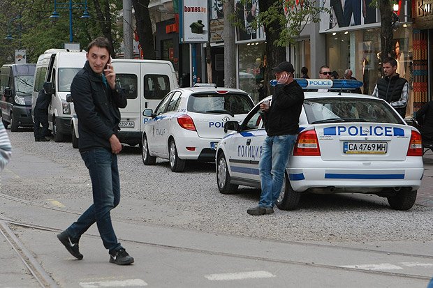 Фенове на Левски протестираха срещу Батков1