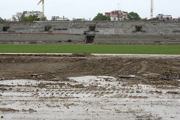 Строежът на стадион Христо Ботев продължава с бързи темпове1