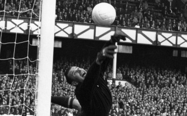 Правят паметник на Лев Яшин в Бразилия