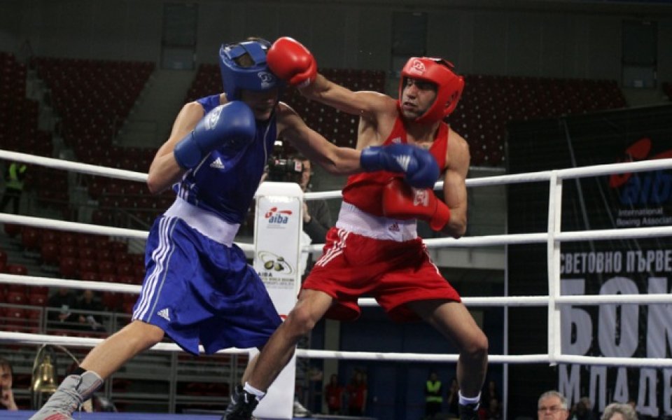 България почна с победа на Световното по бокс за младежи