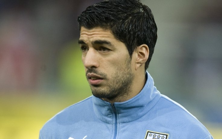 Луис Суарес влезе в ролята на рок звезда