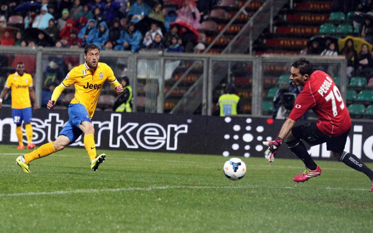 Юве удави Сасуоло под дъжда, на победа е от титлата