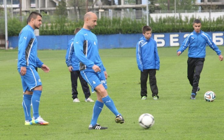 Стягат Станислав Ангелов за защитник