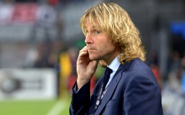 Недвед към Погба: Не мисли само за пари