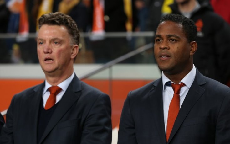 Липсата на помощници бави обявяването на Ван Гаал