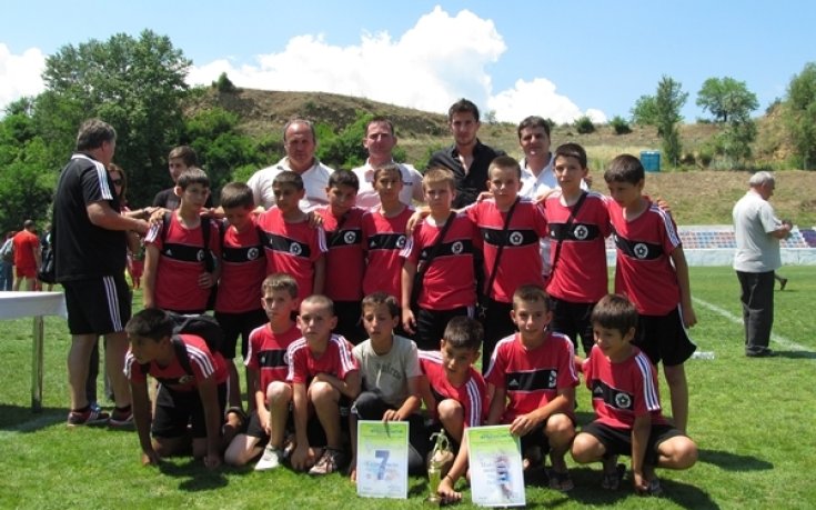 Магията на детския футбол завладява Микрево