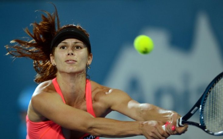 Цвети нагоре с едно място в световната ранглиста, Томова с рекорд