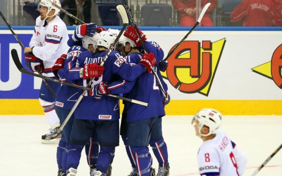 Русия на 1/4-финал на Световното по хокей, Франция с важен успех