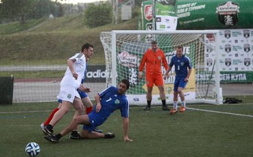 Полуфиналите на Kamenitza Фен Купа 2014 тръгнаха „по вода“ пред стотици приятели и фенове на стадион „Локомотив“ във Варна