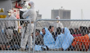 Бунт в имигрантски център в Италия