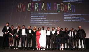 Лауреати в раздела "Особен поглед" и членове на журито позират след раздаването на наградите